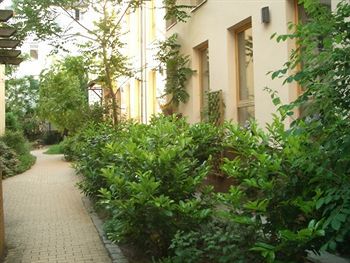 Schoenhouse Avenue - Digital Access * Berlino